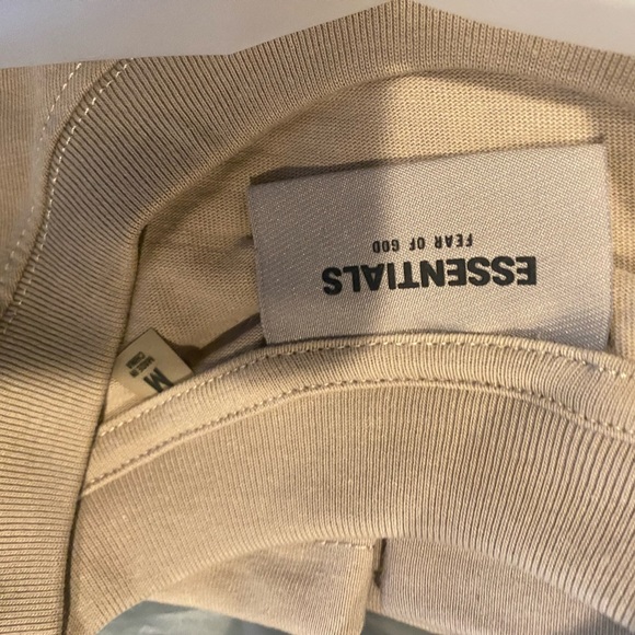 ESSENTIALS T-Shirt - Picture 4 of 4